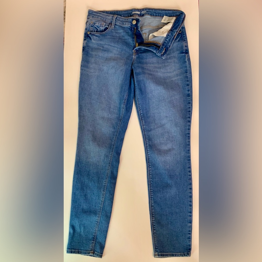 Old Navy Rockstar Super Skinny Jeans – Classic Blue Wash (Mid Rise)
